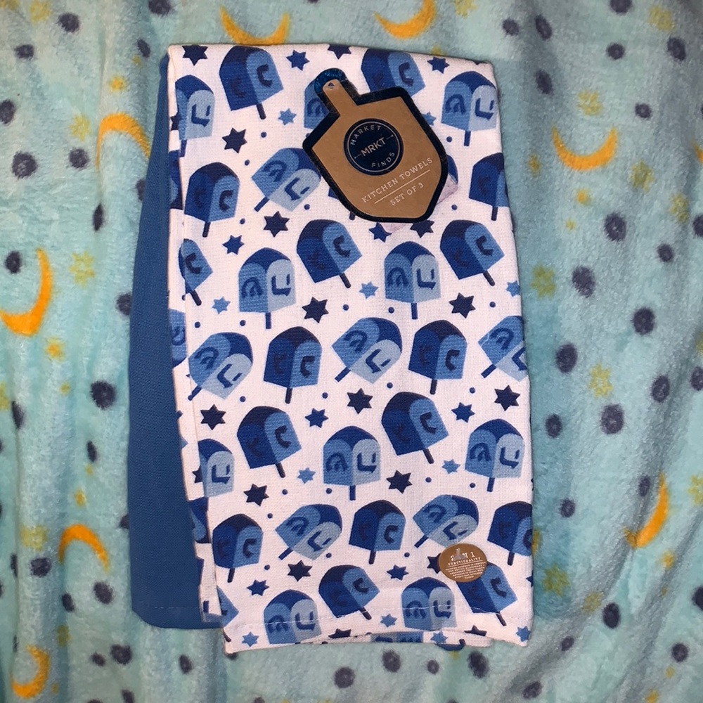 Nwt adorable Jewish Hanukkah dreidel kitchen towel set of 3 towels
